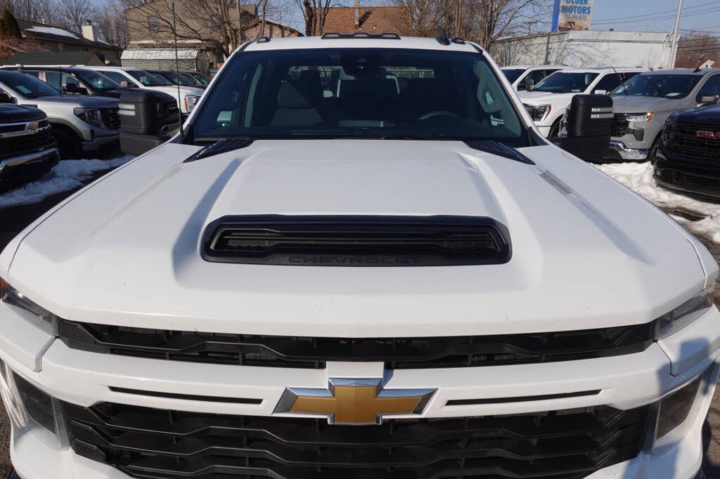 Used 2024 Chevrolet Silverado 2500 Custom w/ Custom Value Package AWD/4WD image 7