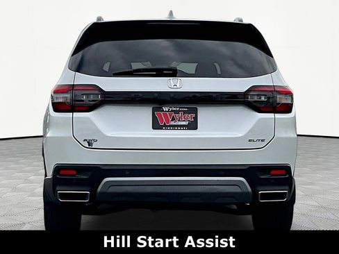 Used 2025 Honda Pilot Elite image 5