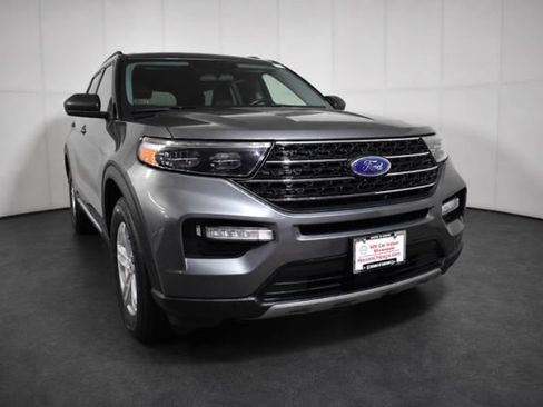 Used 2023 Ford Explorer XLT w/ Equipment Group 202A AWD/4WD image 3