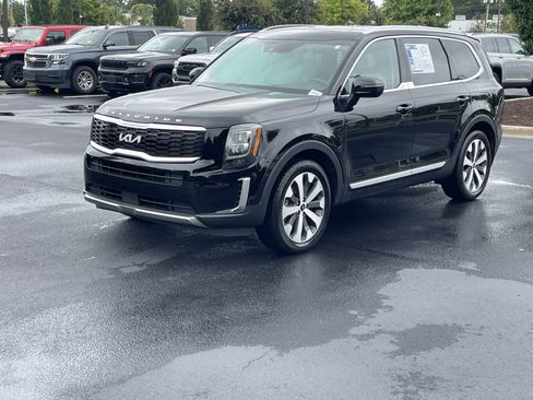 Used 2022 Kia Telluride EX w/ EX Premium Package FWD image 4