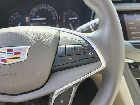 Used 2017 Cadillac XT5 Luxury w/ Driver Awareness Package FWD image 37