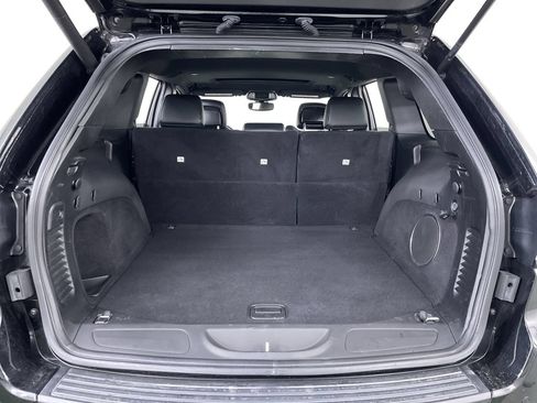 Used 2019 Jeep Grand Cherokee Altitude AWD/4WD image 22