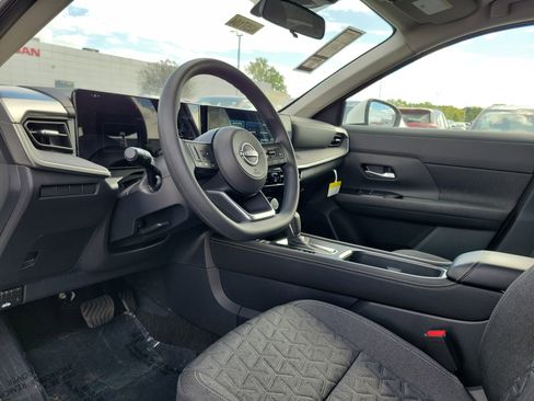 Certified 2025 Nissan Kicks SV w/ Charging Package image 19