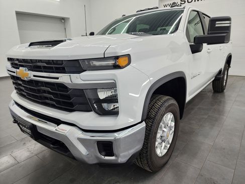 Used 2024 Chevrolet Silverado 2500 LT image 7