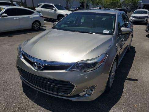 Used 2013 Toyota Avalon Limited image 2