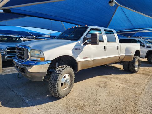 Used 2003 Ford F350 Lariat image 2