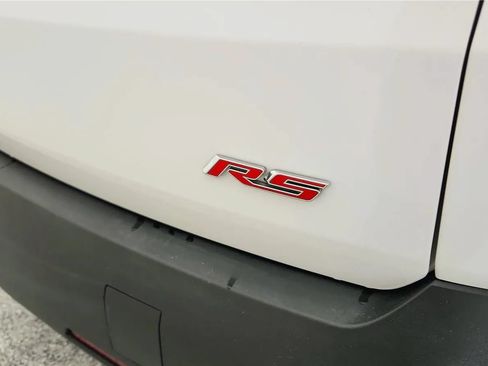 Used 2023 Chevrolet Traverse RS FWD image 39