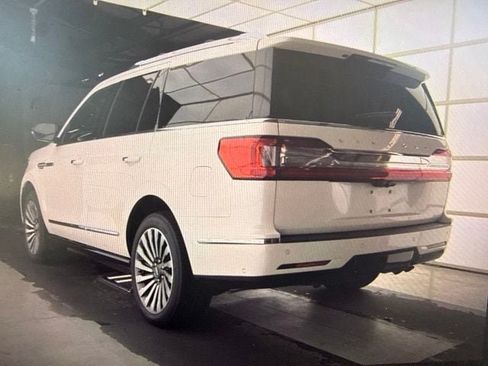 Used 2019 Lincoln Navigator Reserve w/ Cargo Package AWD/4WD image 4