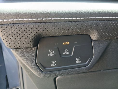 New 2026 Volkswagen Atlas SE FWD image 11