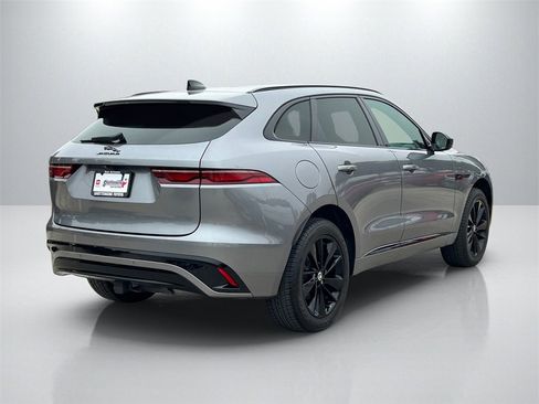 Used 2024 Jaguar F-PACE R-Dynamic S image 5