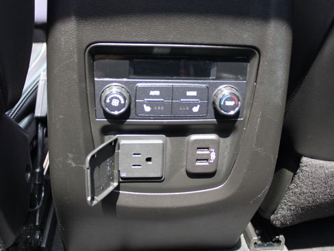 Used 2022 Buick Enclave Avenir w/ Avenir Technology Package image 21