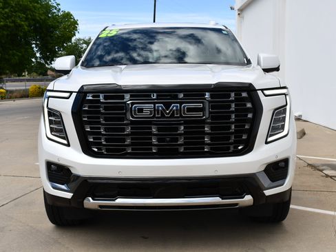 Used 2025 GMC Yukon XL Denali Ultimate image 4