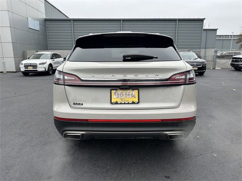 Certified 2022 Lincoln Nautilus Reserve image 6