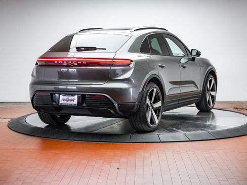 Certified 2025 Porsche Macan 4S Electric image 7