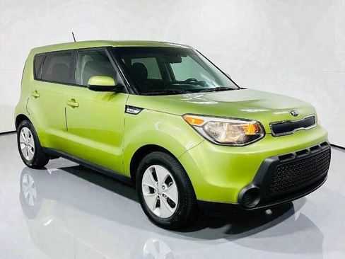 Used 2016 Kia Soul FWD image 2