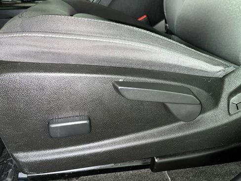 Used 2016 GMC Canyon SLE w/ SLE Convenience Package image 14