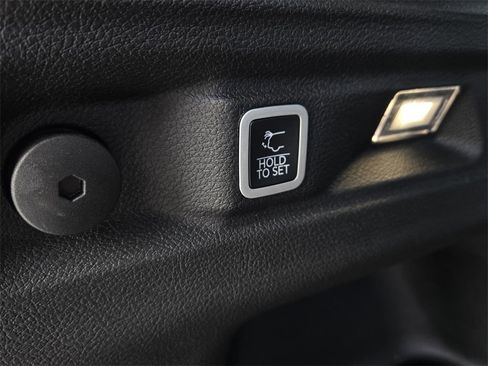 New 2025 Jeep Grand Cherokee L Altitude image 11