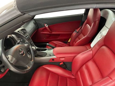 Used 2006 Chevrolet Corvette Convertible w/ Preferred Equipment Group RWD image 12