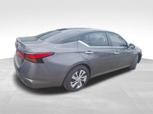 Certified 2025 Nissan Altima 2.5 S FWD image 8