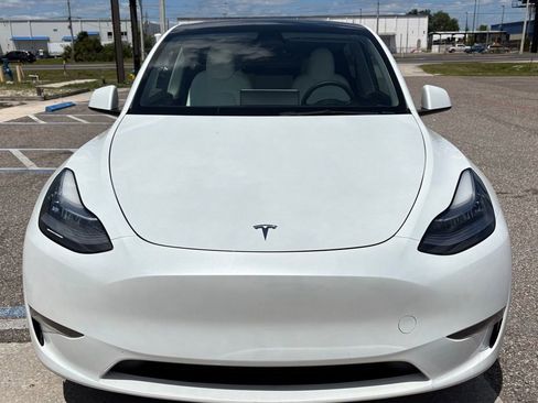 Used 2023 Tesla Model Y Long Range image 8