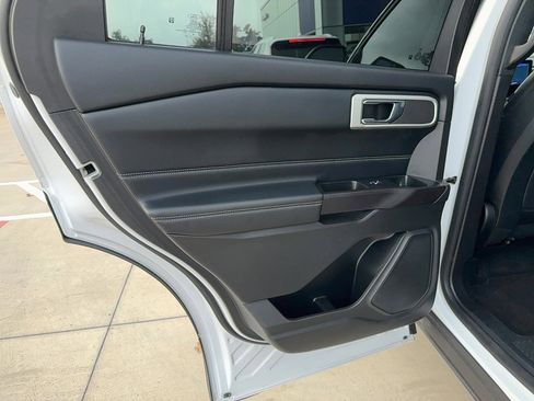 Used 2020 Ford Explorer XLT w/ Equipment Group 202A image 14