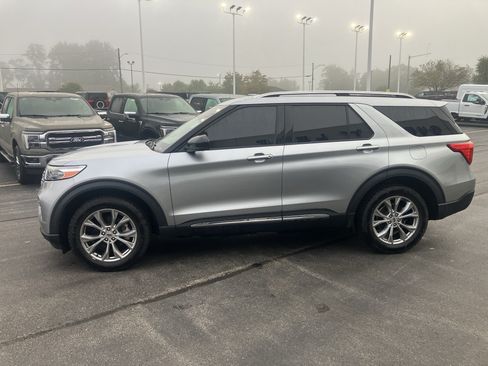 Used 2022 Ford Explorer Limited AWD/4WD image 4