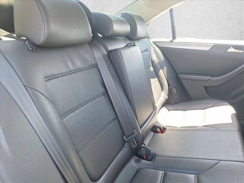 Used 2017 Volkswagen Jetta SE FWD image 15