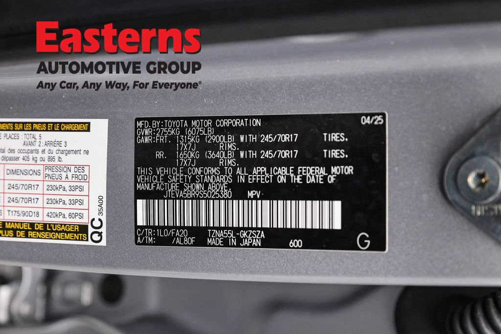 Used 2025 Toyota 4Runner SR5 AWD/4WD image 36