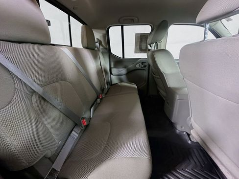 Used 2021 Nissan Frontier SV w/ Midnight Edition Floor Mats AWD/4WD image 10