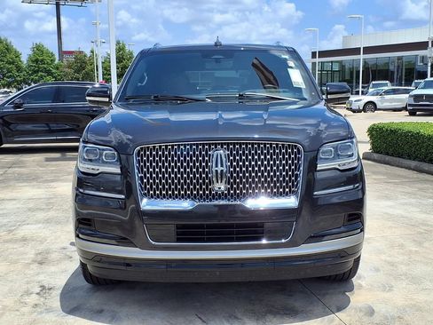 Used 2024 Lincoln Navigator Reserve AWD/4WD image 6