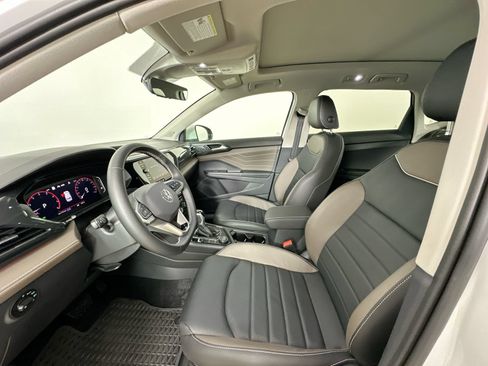Certified 2024 Volkswagen Taos SEL AWD/4WD image 33