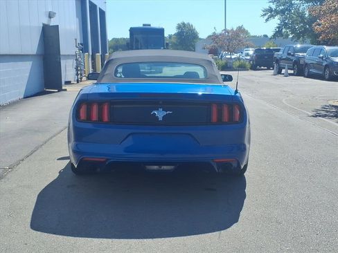 Used 2017 Ford Mustang Convertible image 5