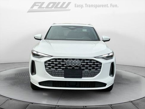 Used 2025 Audi Q5 Premium w/ Convenience Package AWD/4WD image 3