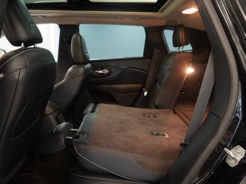 Used 2015 Jeep Cherokee Limited w/ Luxury Group AWD/4WD image 28