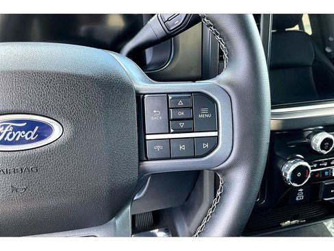 Used 2026 Ford F250 Lariat w/ Tremor Off-Road Package AWD/4WD image 12