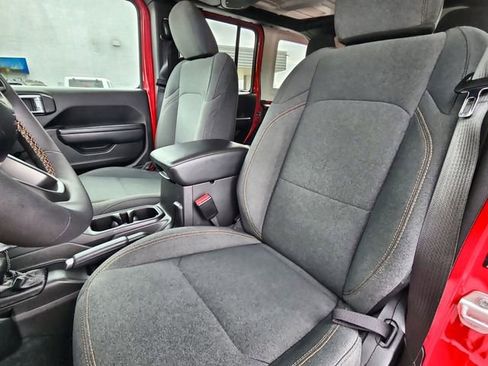 Used 2024 Jeep Wrangler Unlimited Sport AWD/4WD image 19