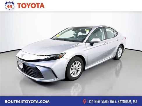 Used 2025 Toyota Camry LE image 1