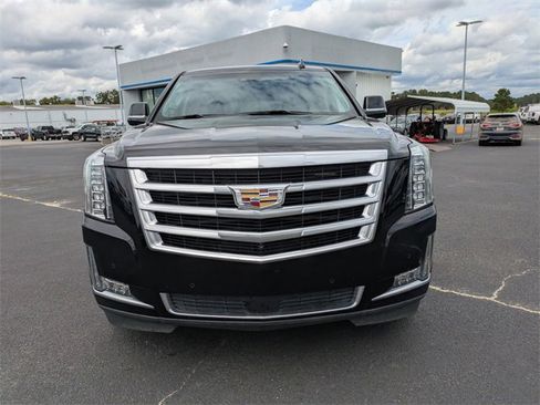 Used 2017 Cadillac Escalade Premium Luxury image 9