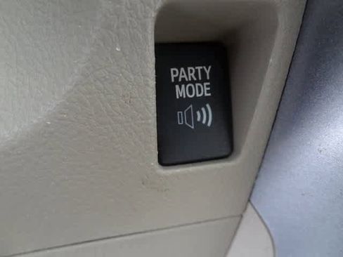 Used 2013 Toyota 4Runner SR5 image 11