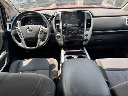 Used 2020 Nissan Titan SV w/ SV Convenience Package RWD image 11