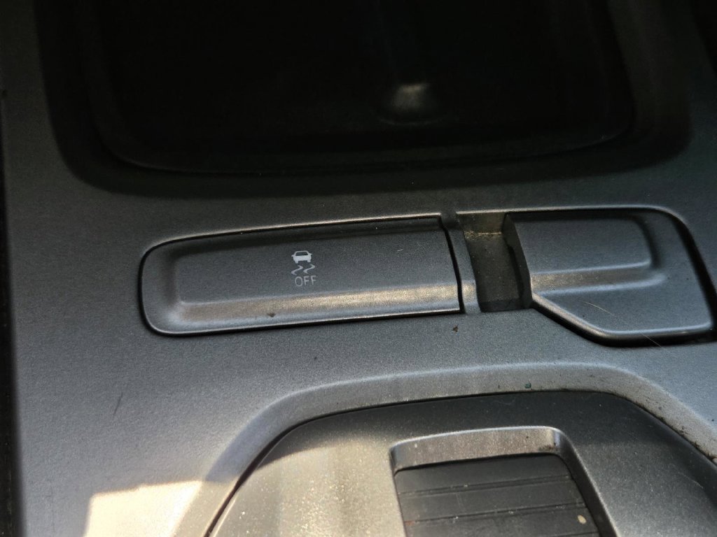 Used 2015 Chevrolet Camaro LS RWD image 18