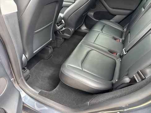 Used 2023 Tesla Model Y Performance image 23