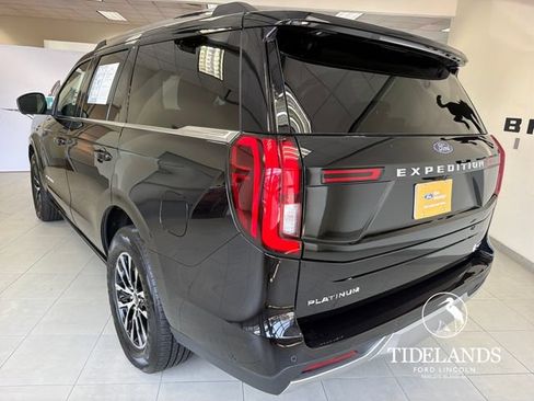 Certified 2025 Ford Expedition Platinum AWD/4WD image 6
