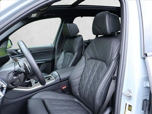 Used 2026 BMW X5 xDrive40i w/ M Sport Package AWD/4WD image 13