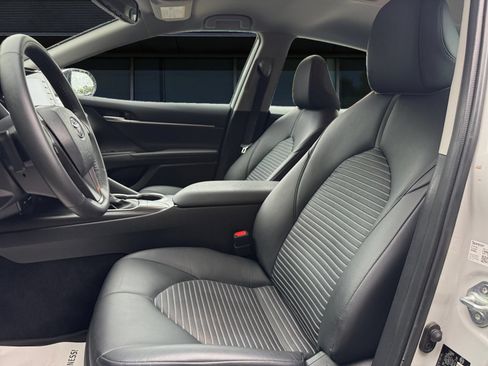 Used 2024 Toyota Camry SE w/ Convenience Package FWD image 2