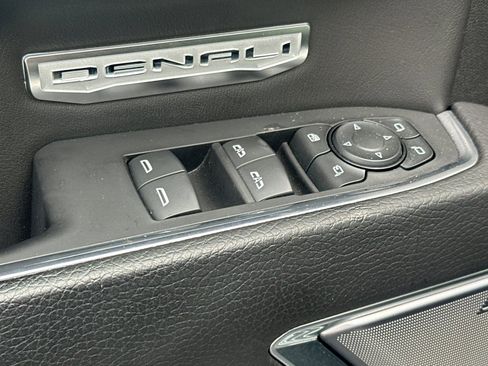 Used 2024 GMC Sierra 1500 Denali AWD/4WD image 12