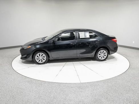 Used 2017 Toyota Corolla LE w/ Carpet Mat Package (TMS) FWD image 31
