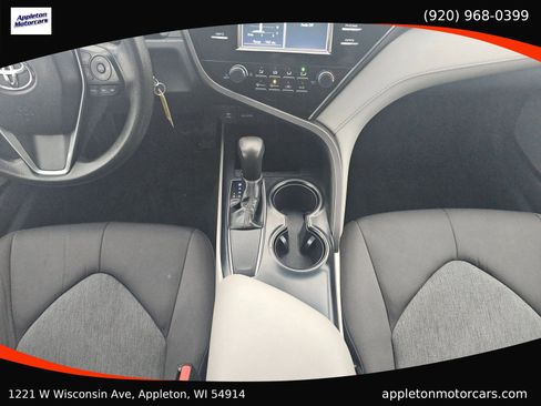 Used 2018 Toyota Camry LE image 20