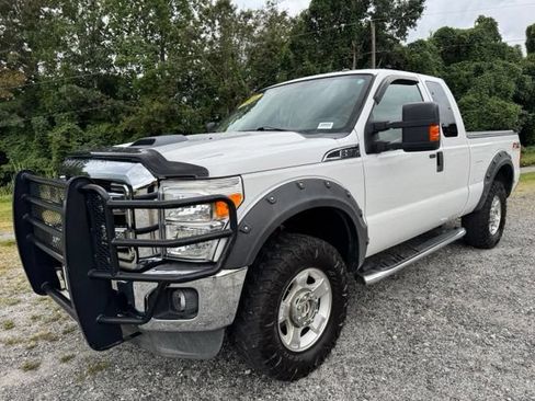 Used 2016 Ford F250 XLT w/ XLT Value Package AWD/4WD image 4