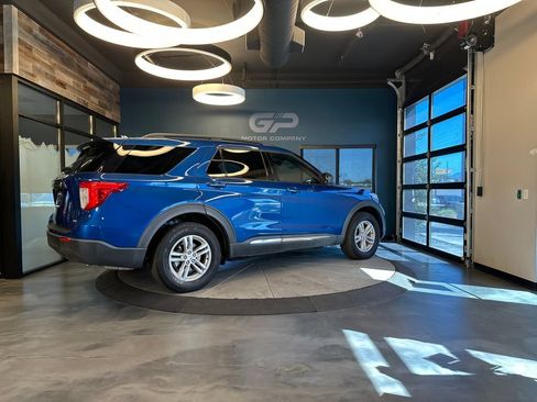 Used 2020 Ford Explorer XLT w/ Comfort Package AWD/4WD image 3